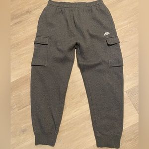 Nike club fleece cargo sweatpants in grey size medium